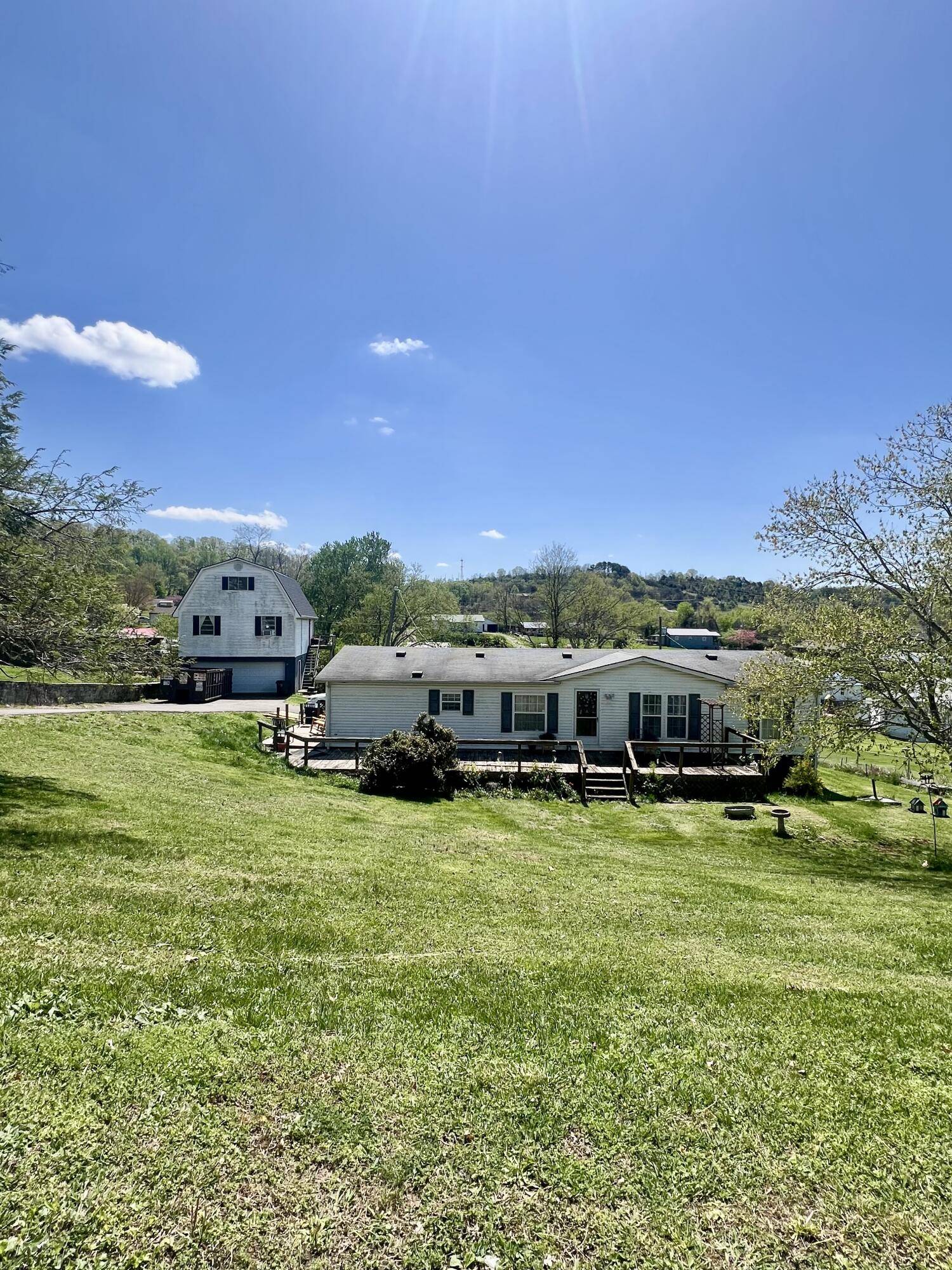Morristown, TN 37813,845 Red Fox AVE