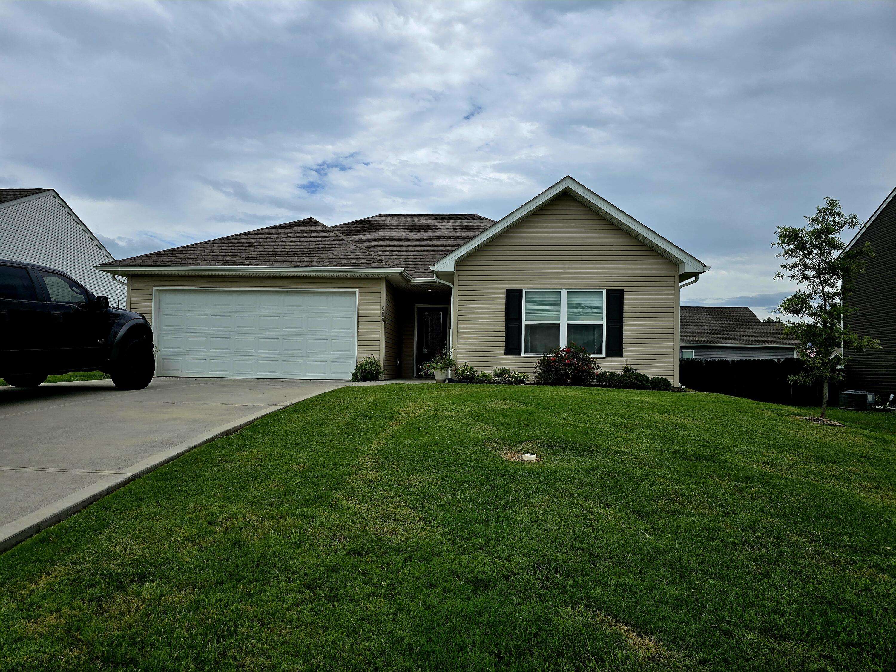 Jefferson City, TN 37760,509 Angie CT