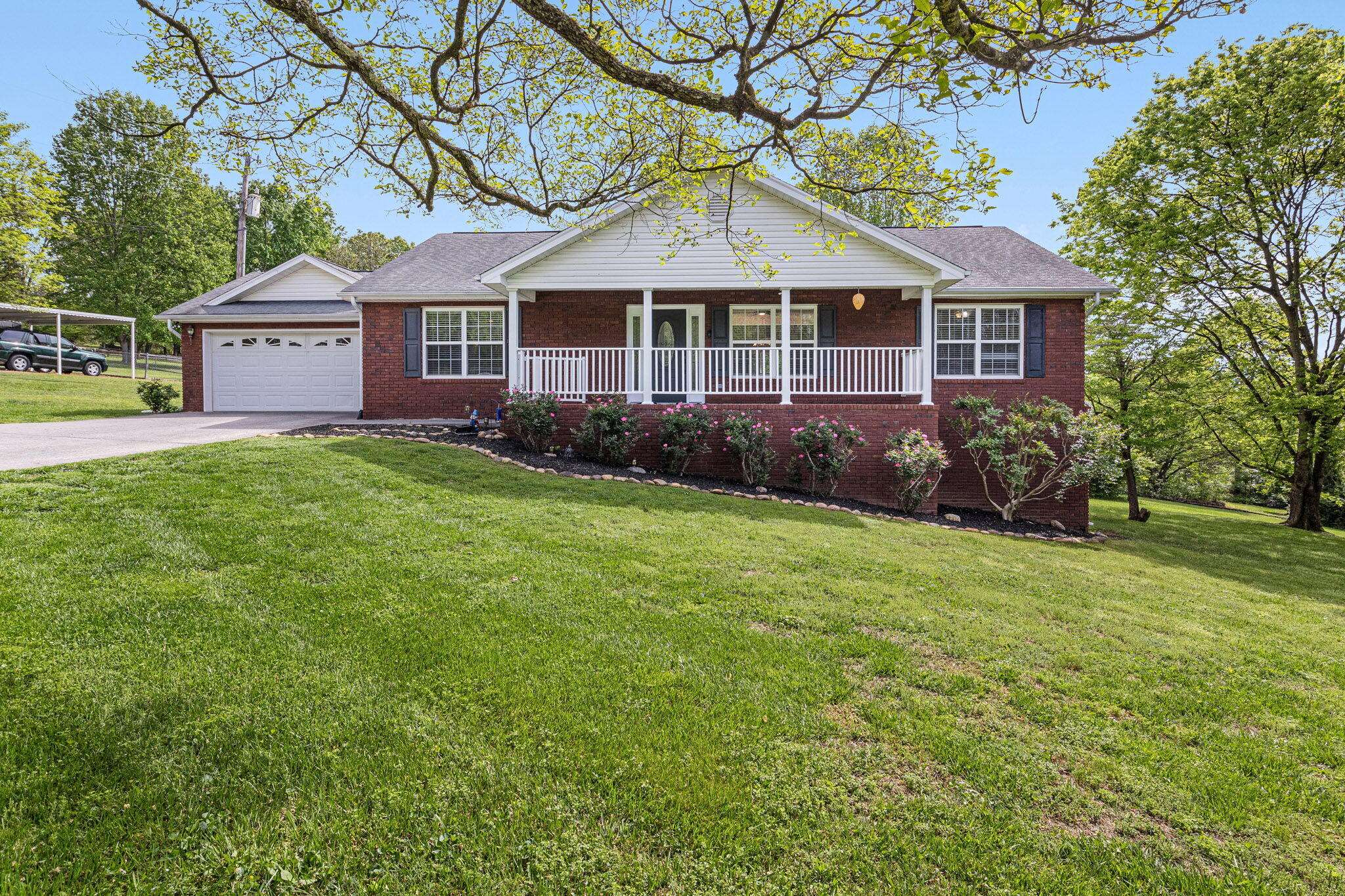 Kodak, TN 37764,3820 Poplar LN