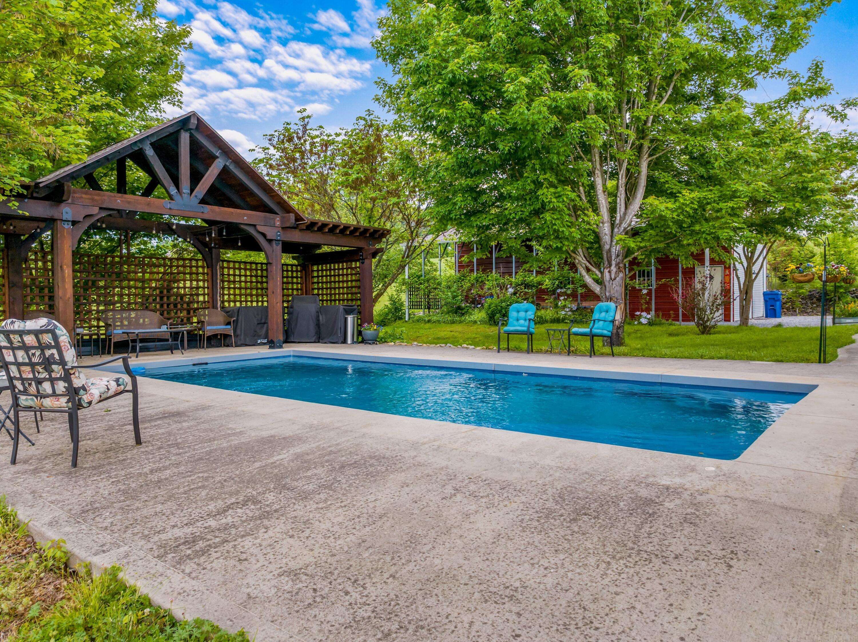 Dandridge, TN 37725,687 Burchfield Road