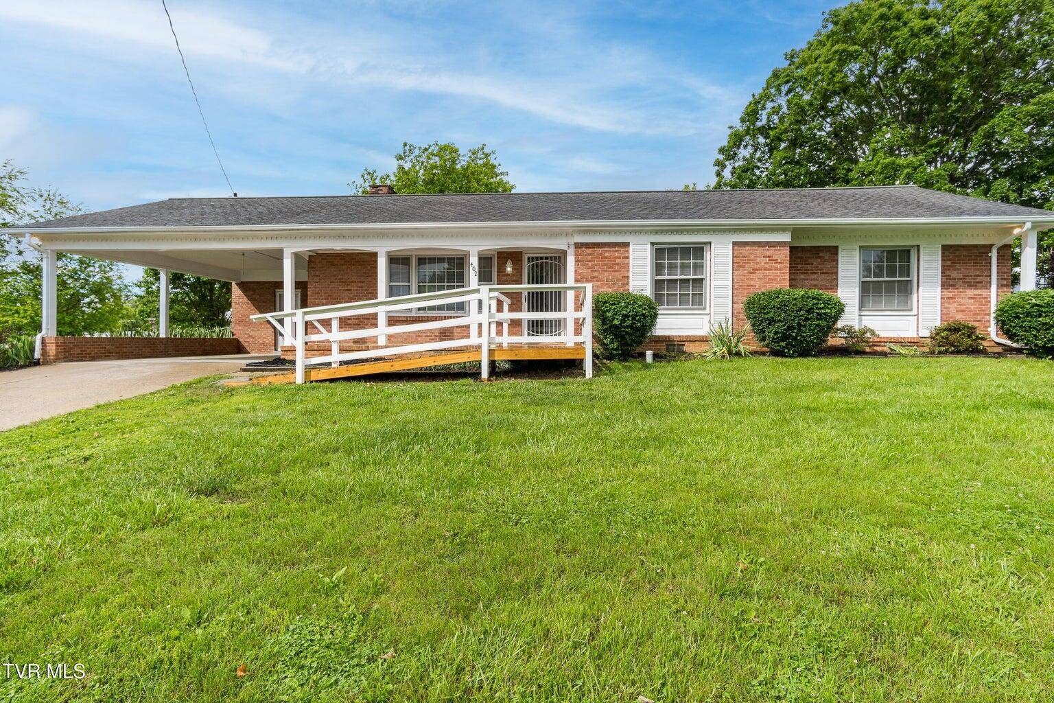 Greeneville, TN 37745,402 Crockett LN
