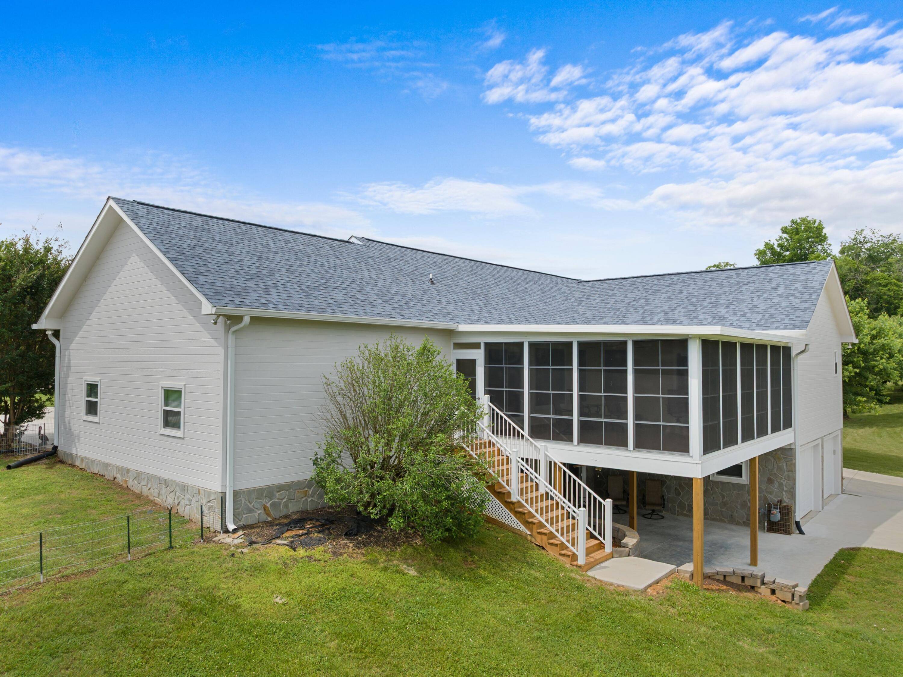 Dandridge, TN 37725,1114 Lake Ridge