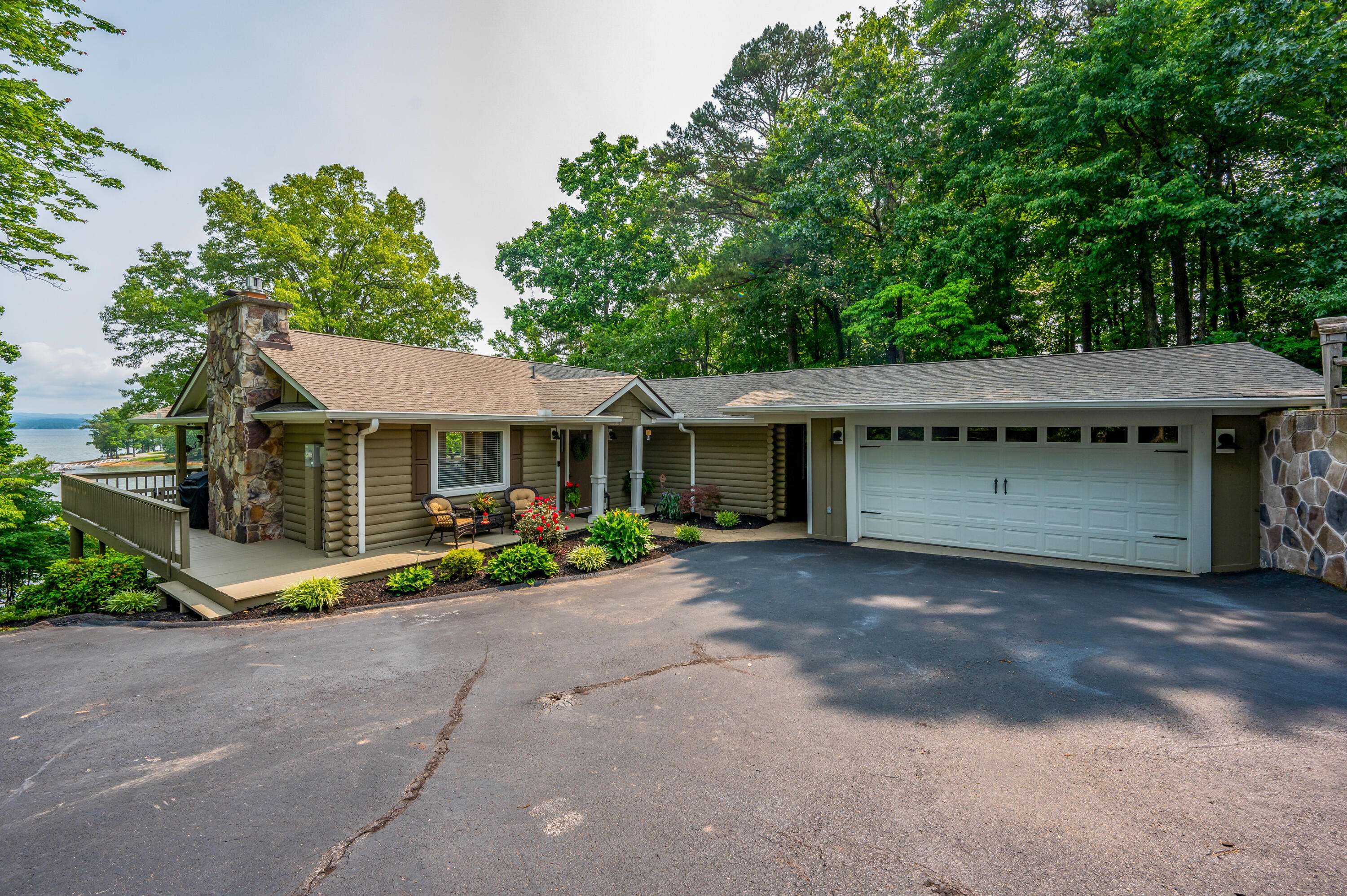 Jefferson City, TN 37760,660 Heather Brook CIR