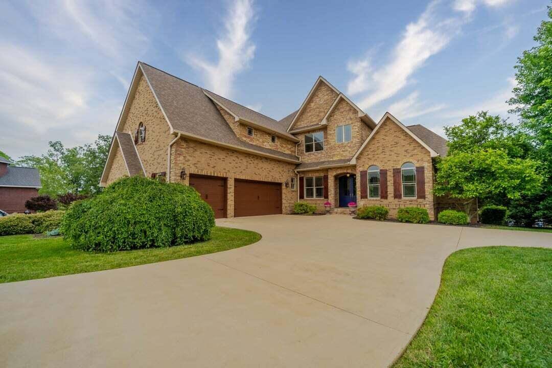 Dandridge, TN 37725,118 Luxury LN