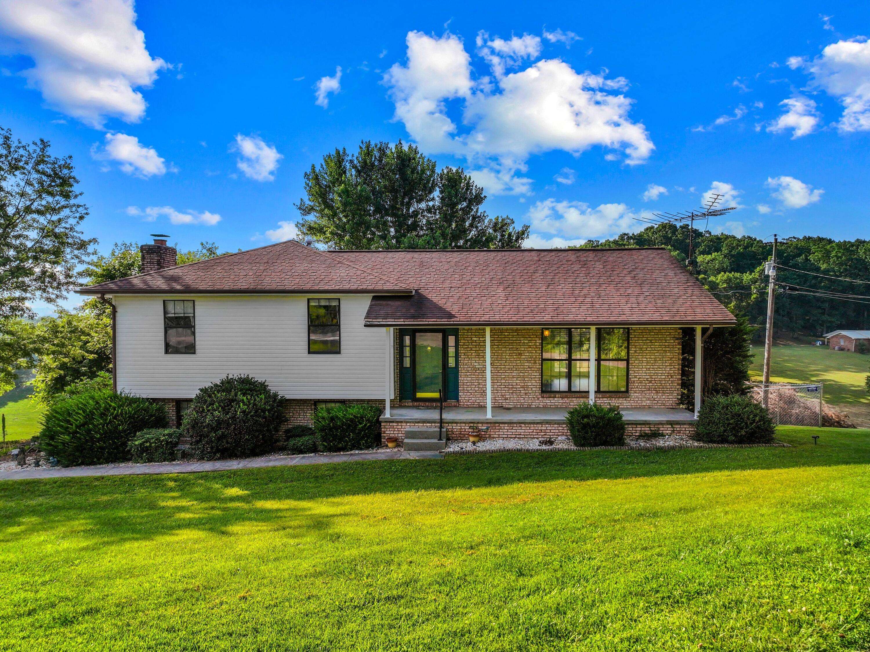 Tazewell, TN 37879,818 Cave Springs Road RD