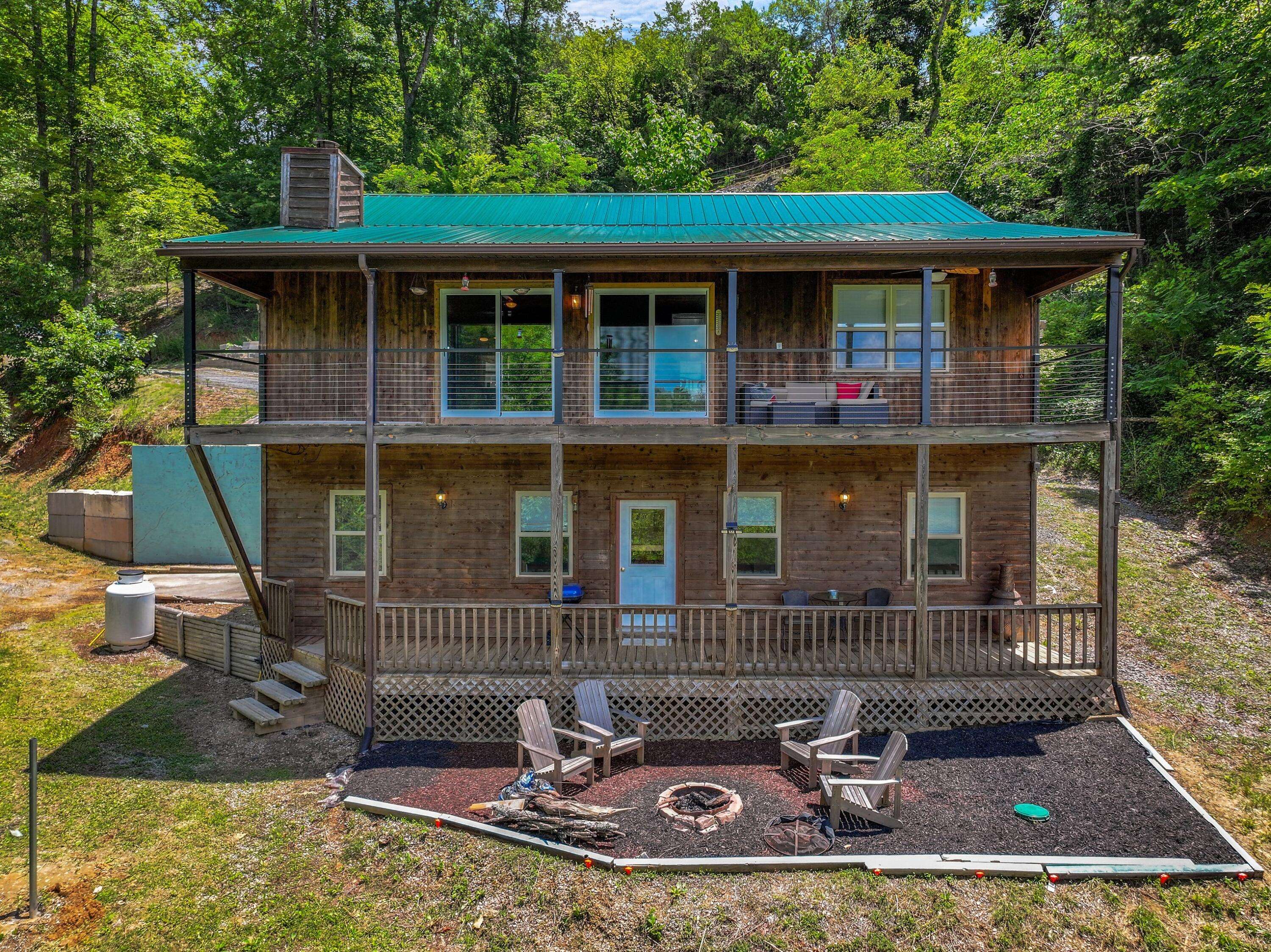 Dandridge, TN 37725,2759 Wildwood RD