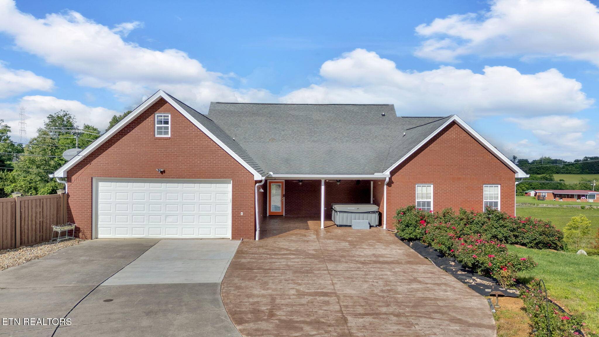 White Pine, TN 37890,3017 Hardy RD