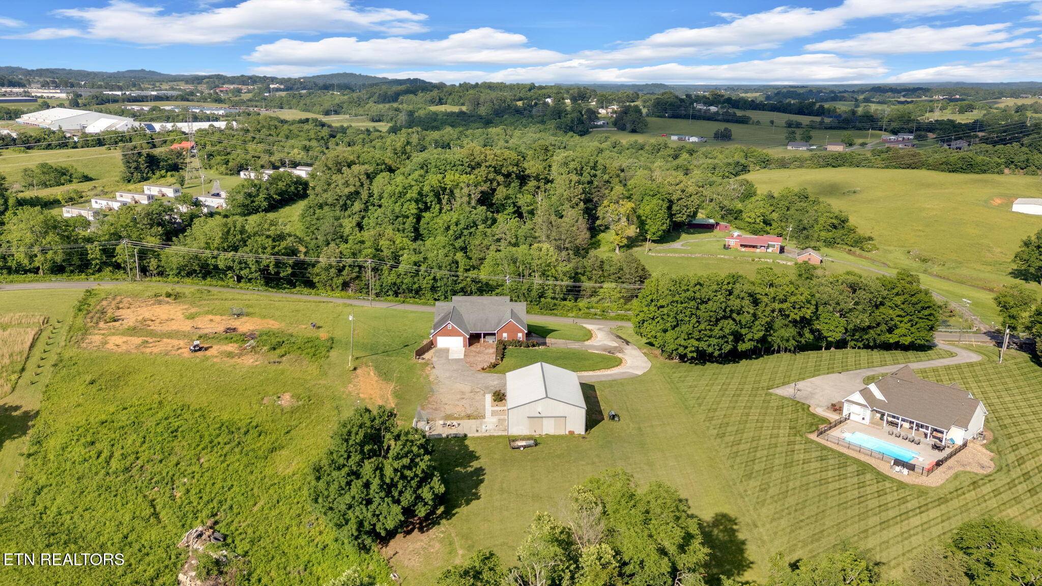 White Pine, TN 37890,3017 Hardy RD