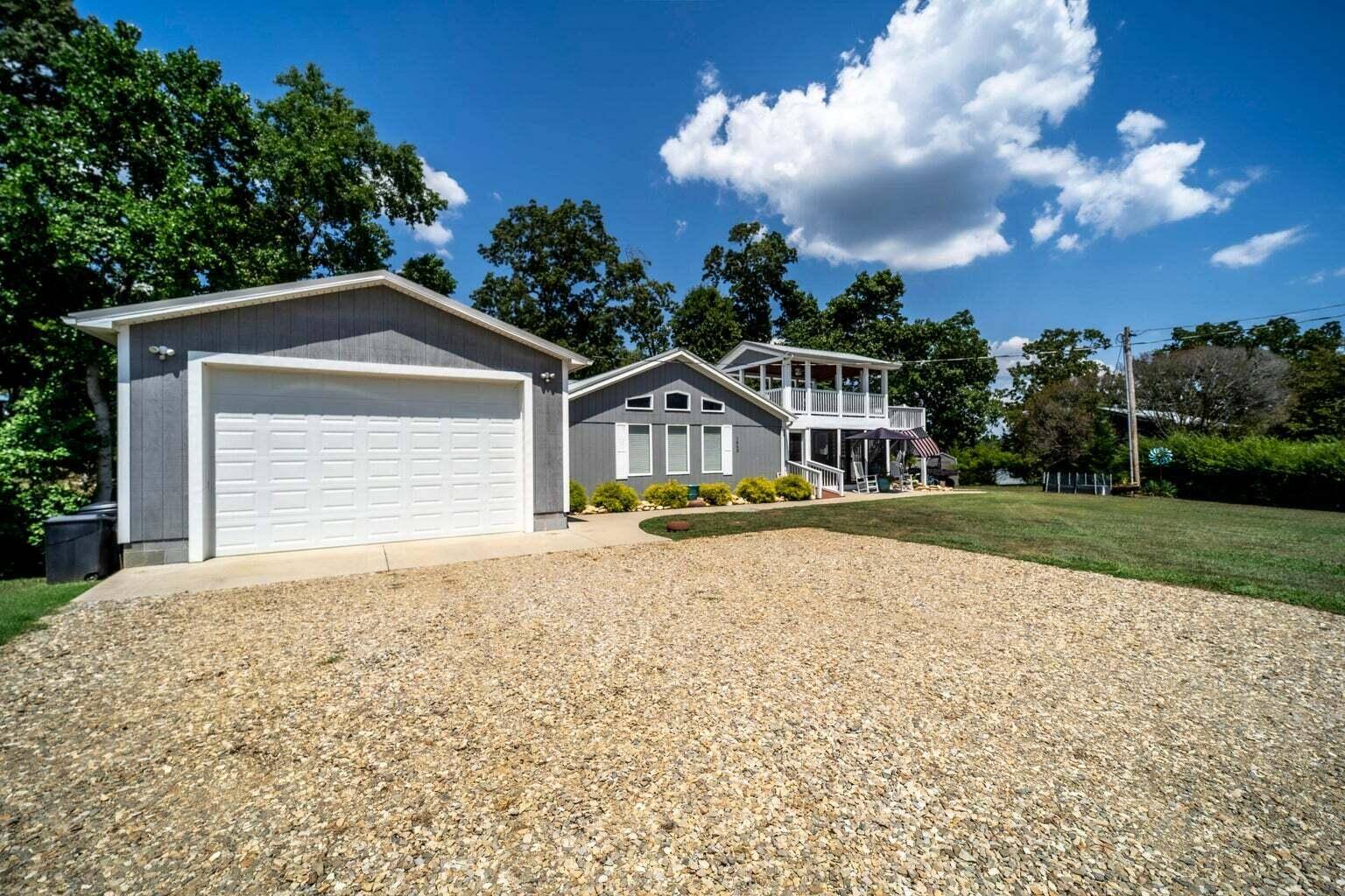 Dandridge, TN 37725,1662 Canal LN