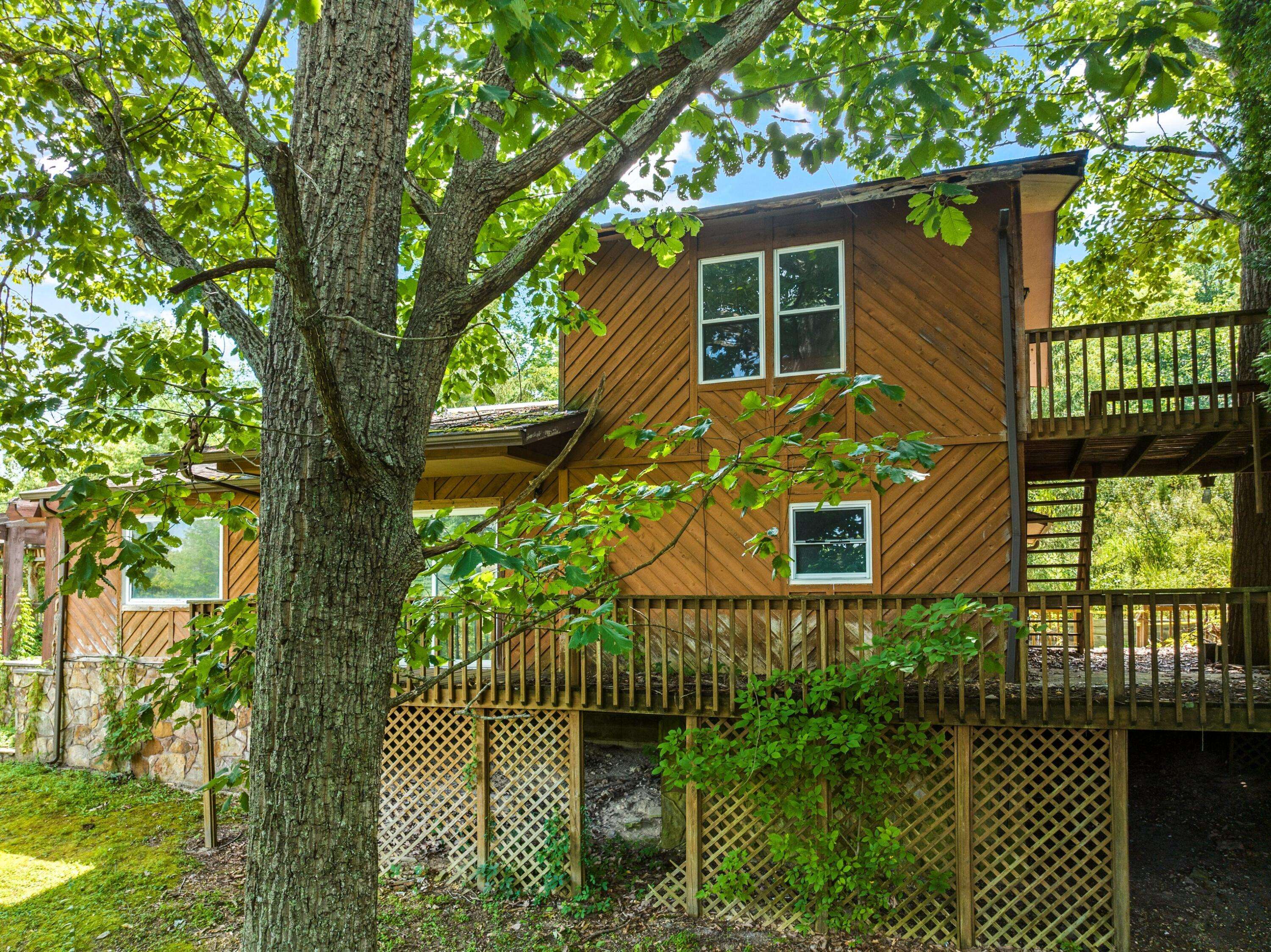 Jacksboro, TN 37757,285 Vanover LN