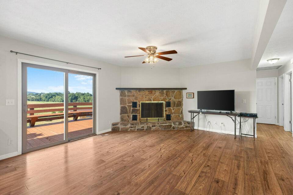 New Market, TN 37820,1365 Mine RD