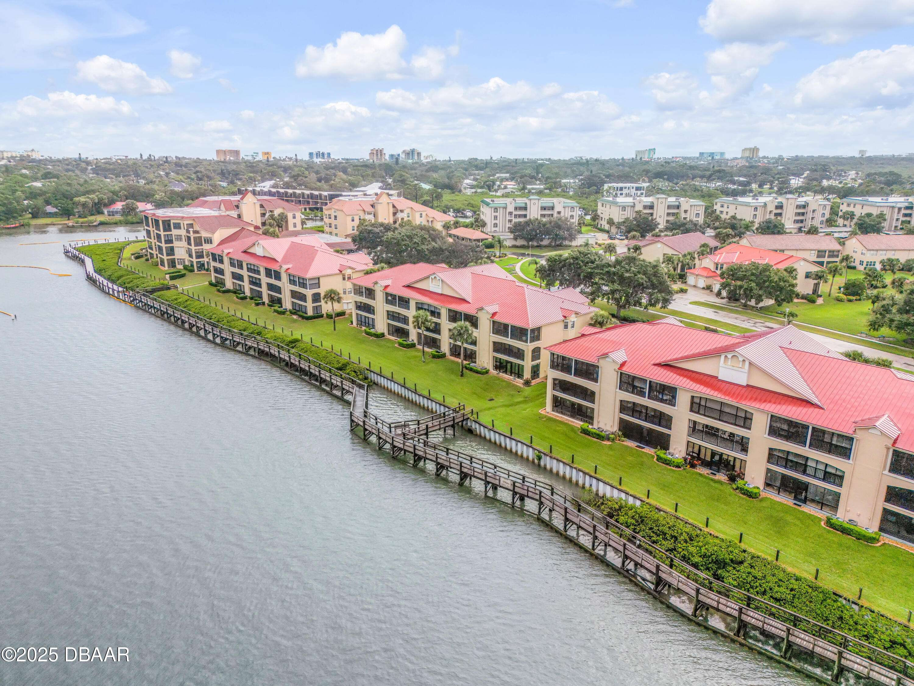 New Smyrna Beach, FL 32169,460 Bouchelle DR #304