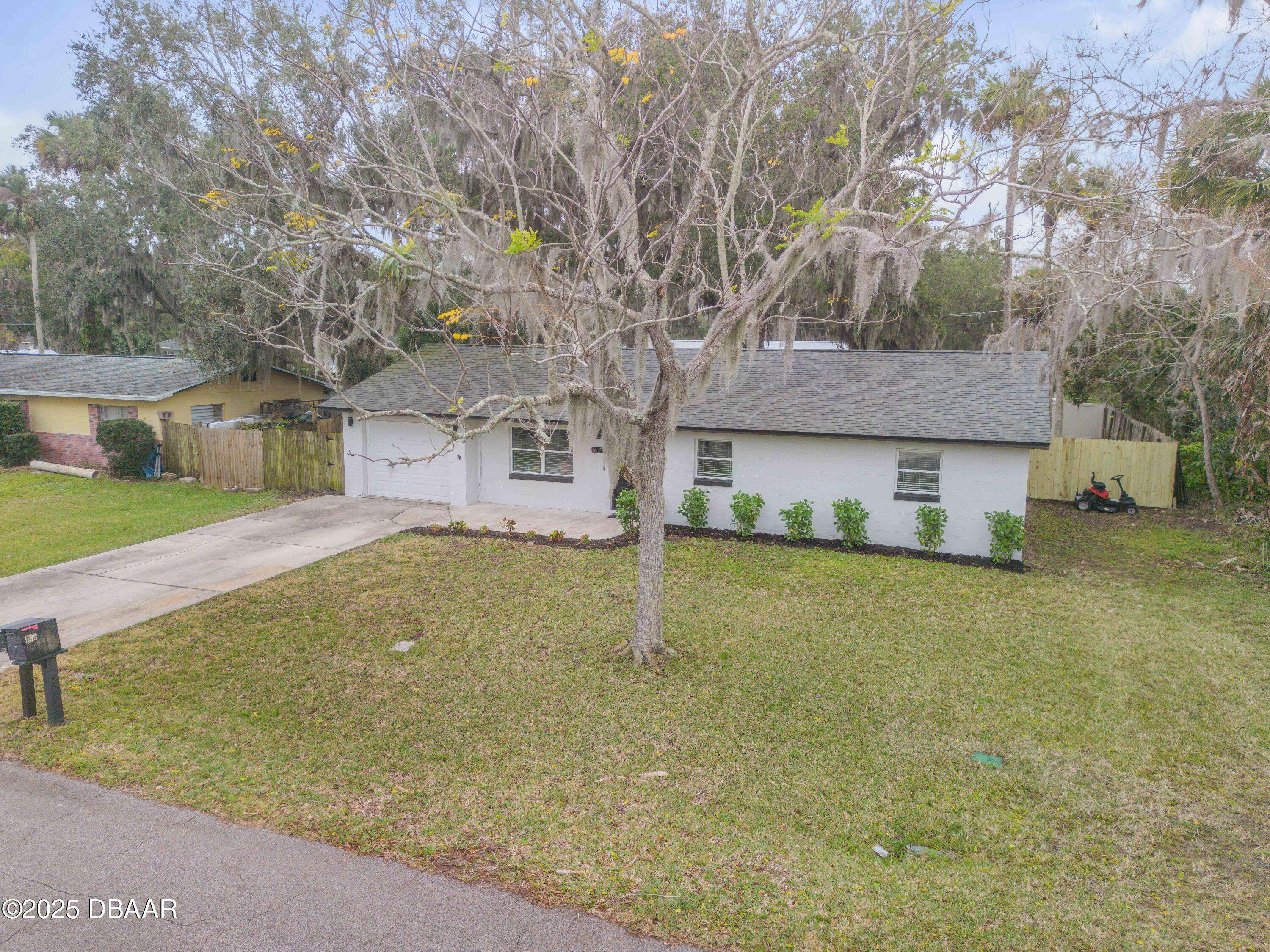 Edgewater, FL 32132,1622 Pine Tree DR