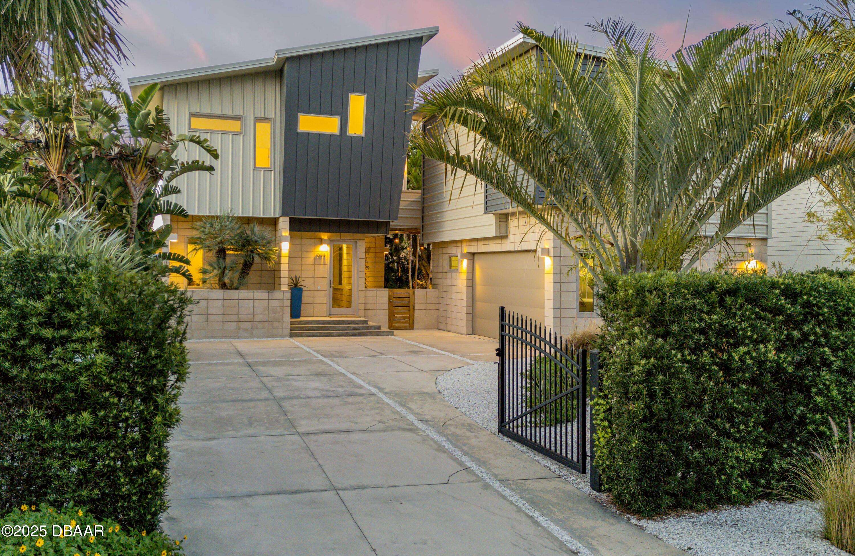 New Smyrna Beach, FL 32169,208 Dune CIR