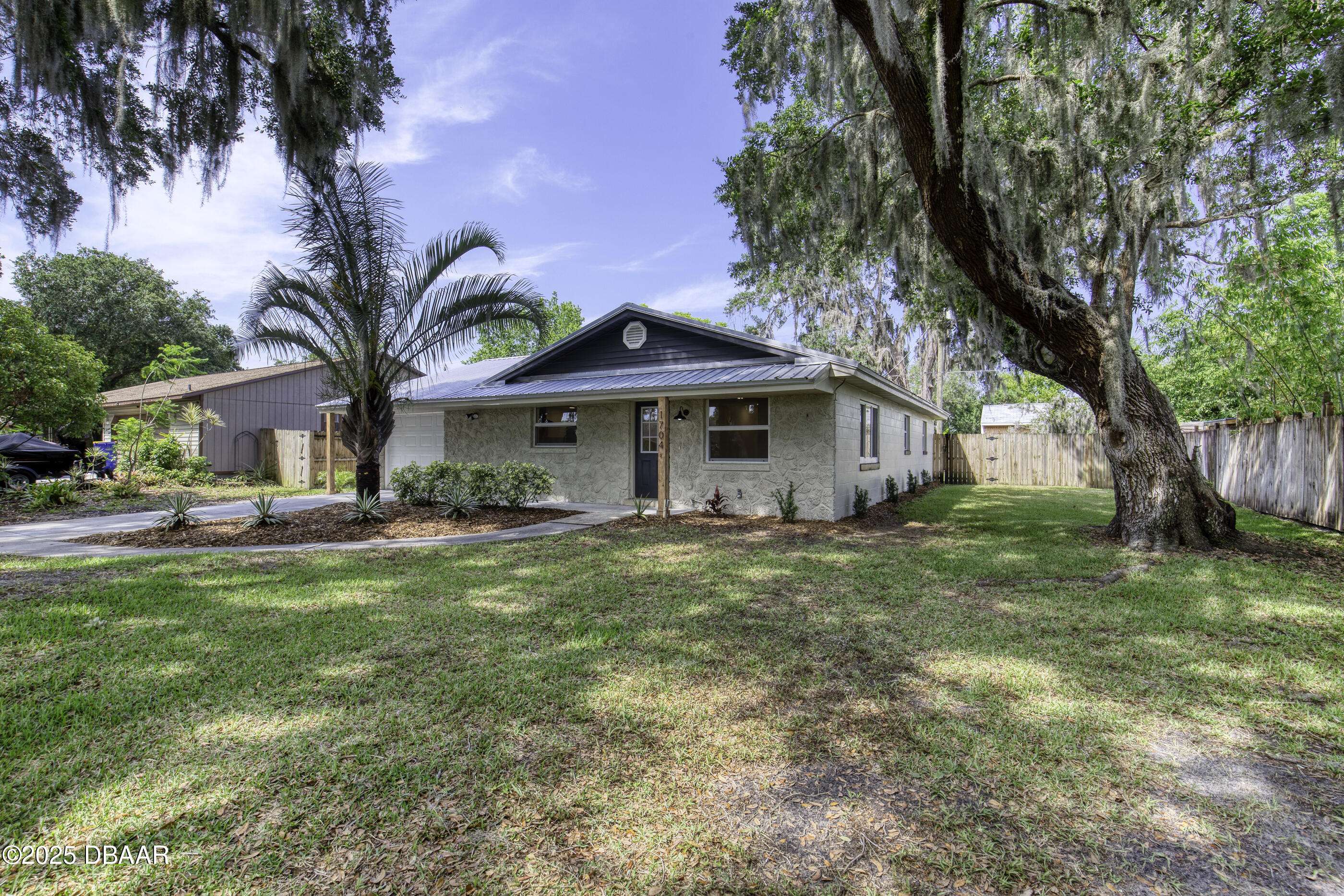 Edgewater, FL 32132,1704 Travelers Palm DR