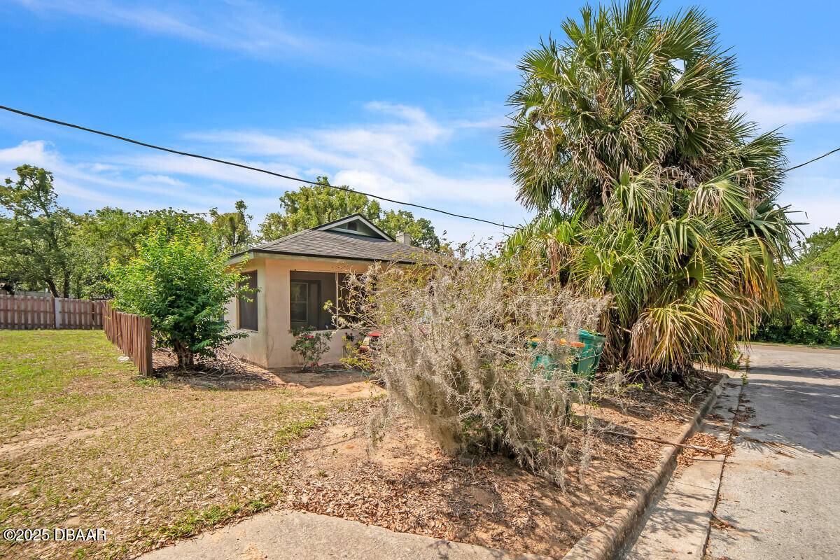 Eustis, FL 32726,215 Salem ST