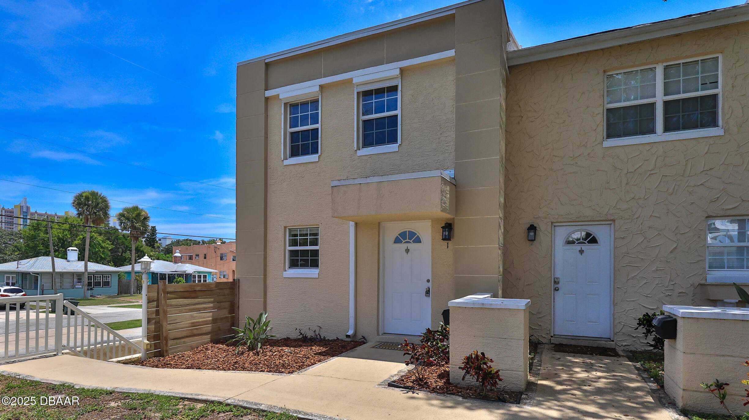 Daytona Beach, FL 32118,437 Oleander AVE #1