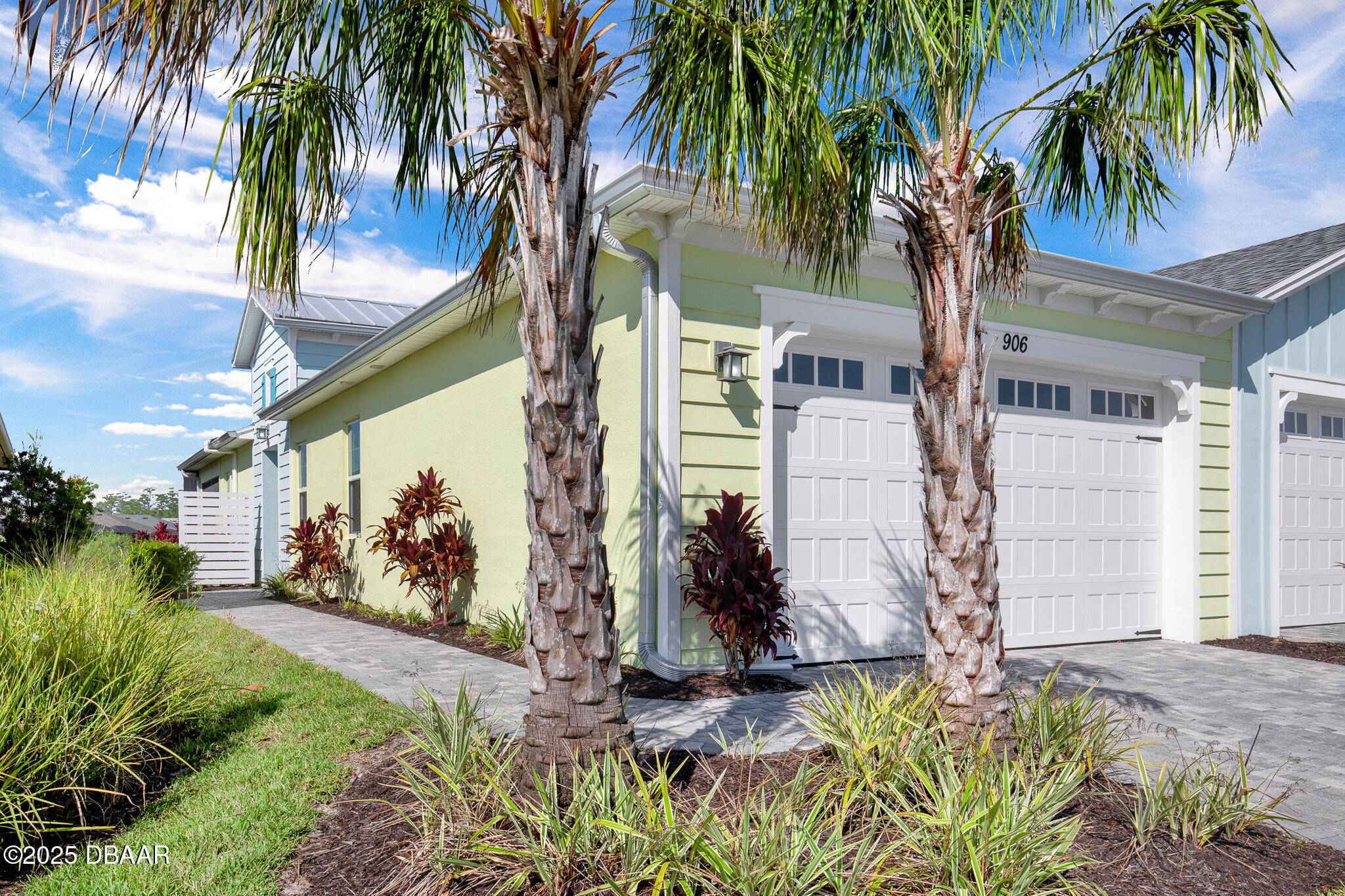 Daytona Beach, FL 32124,906 Coral Reef WAY