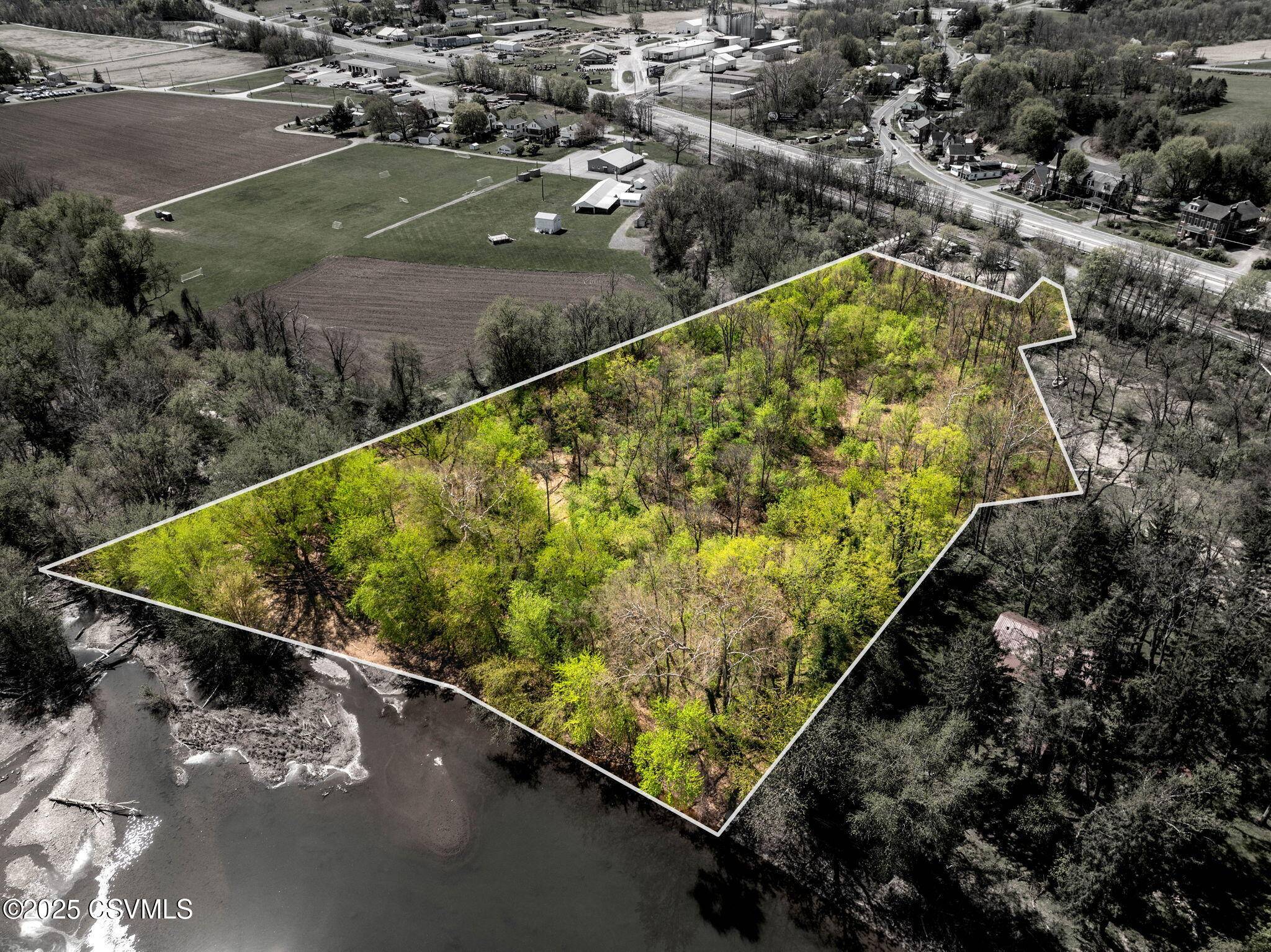 Winfield, PA 17889,619 S RIVERBREEZE AVE