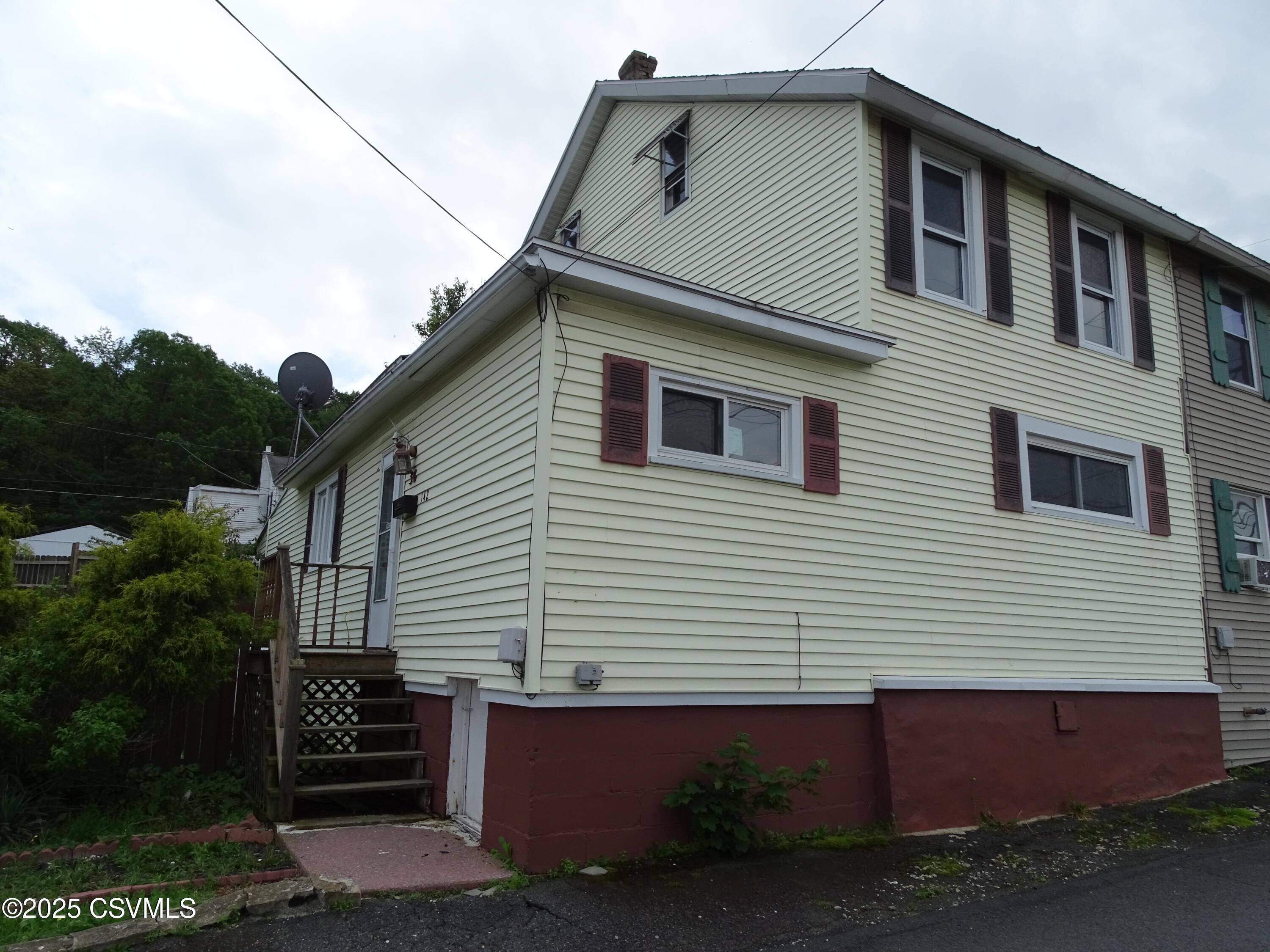 Strong, PA 17851,142 2ND ST