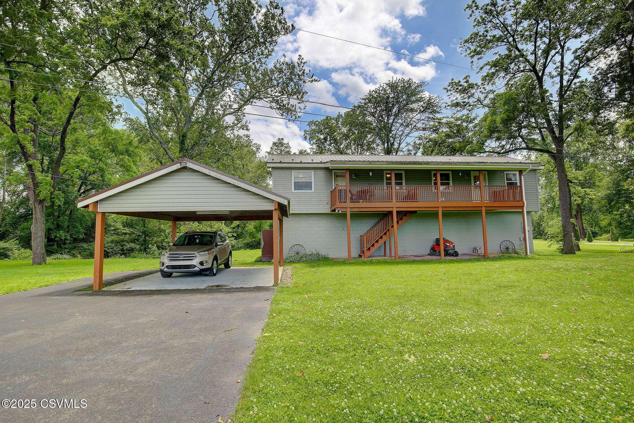Selinsgrove, PA 17870,108 CREEK RD