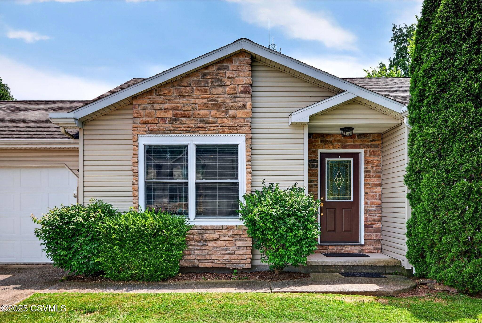 Danville, PA 17821,139 IVY LN