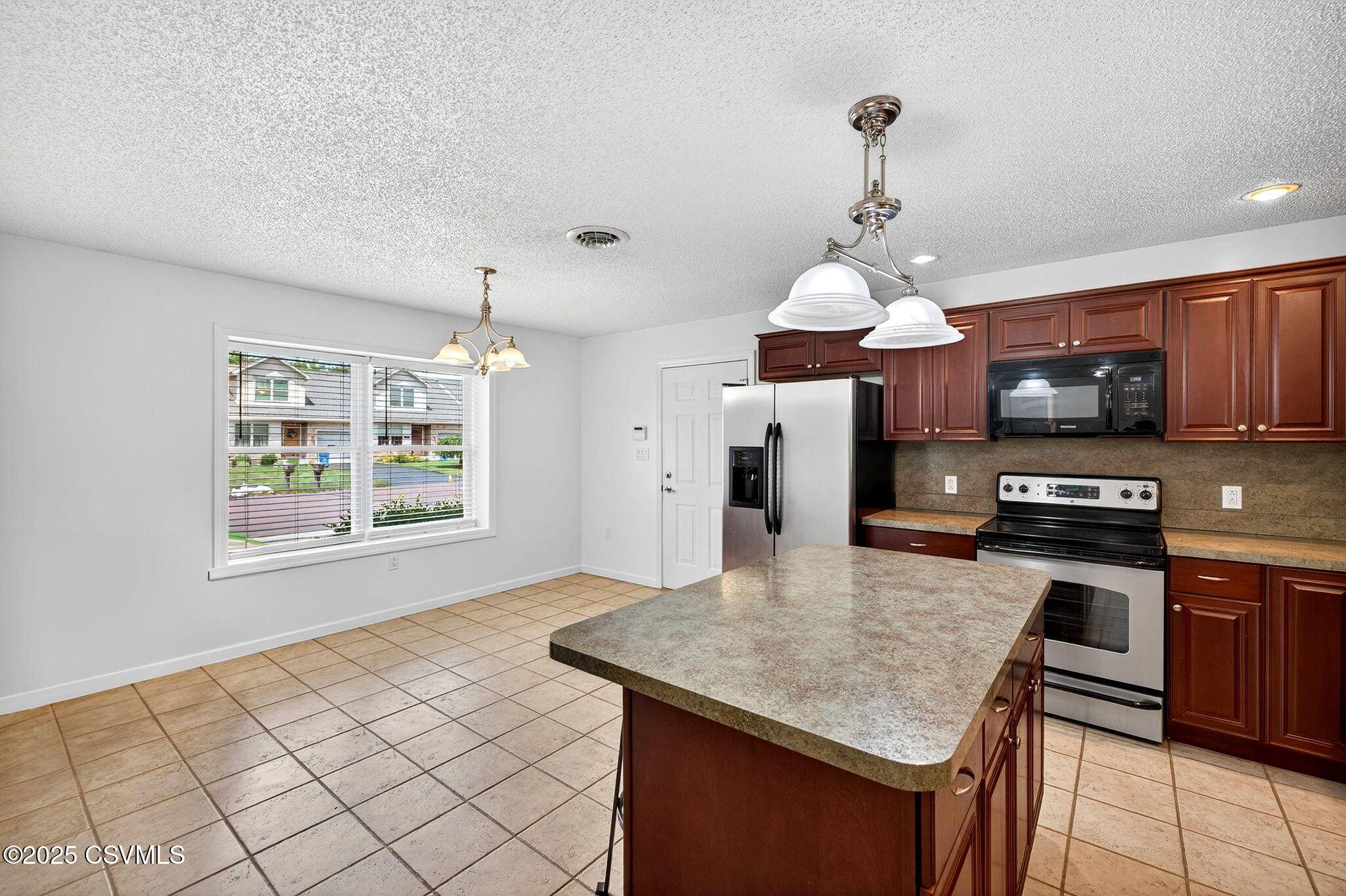 Danville, PA 17821,139 IVY LN