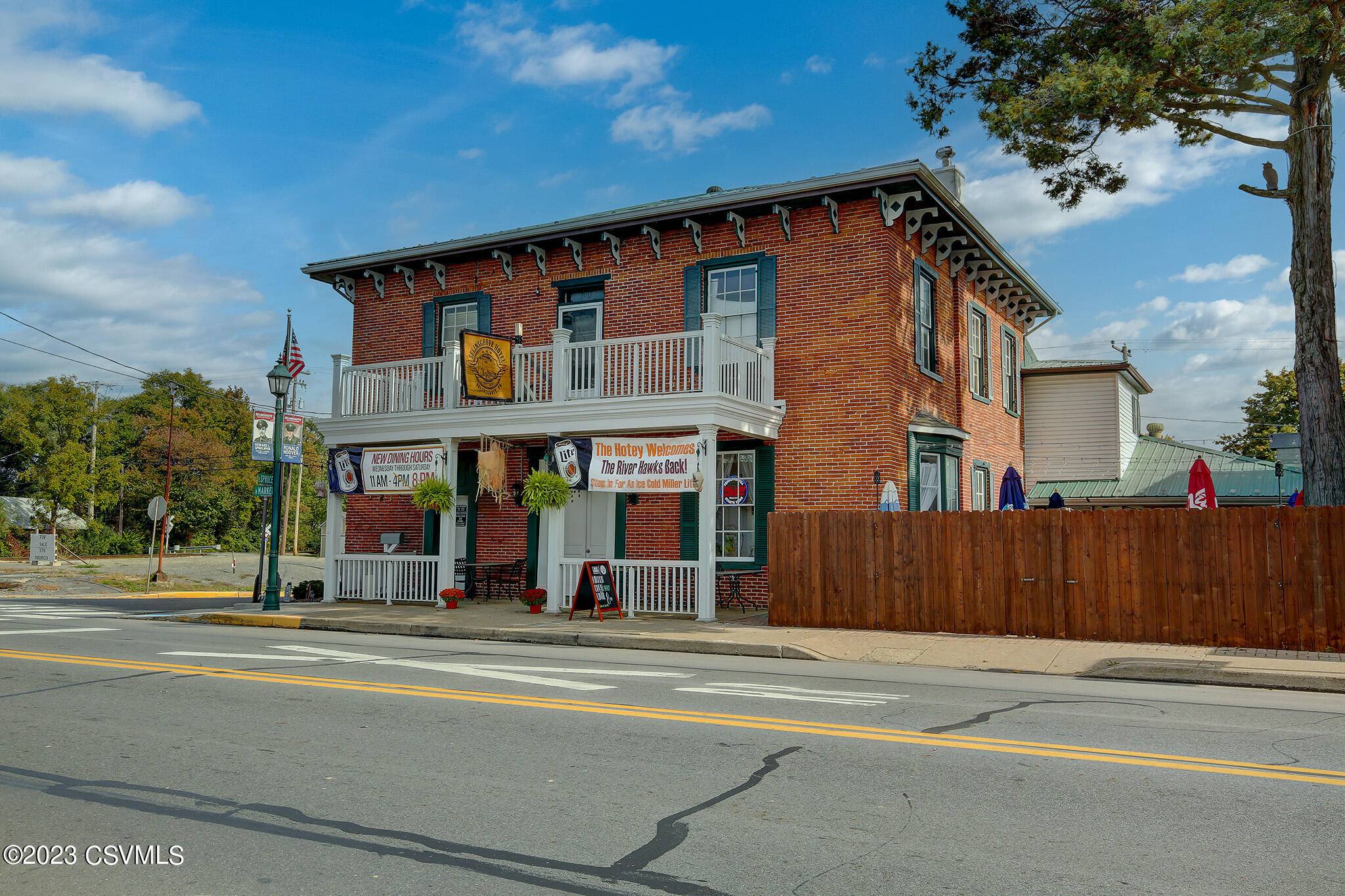 Selinsgrove, PA 17870,219-225 N MARKET ST