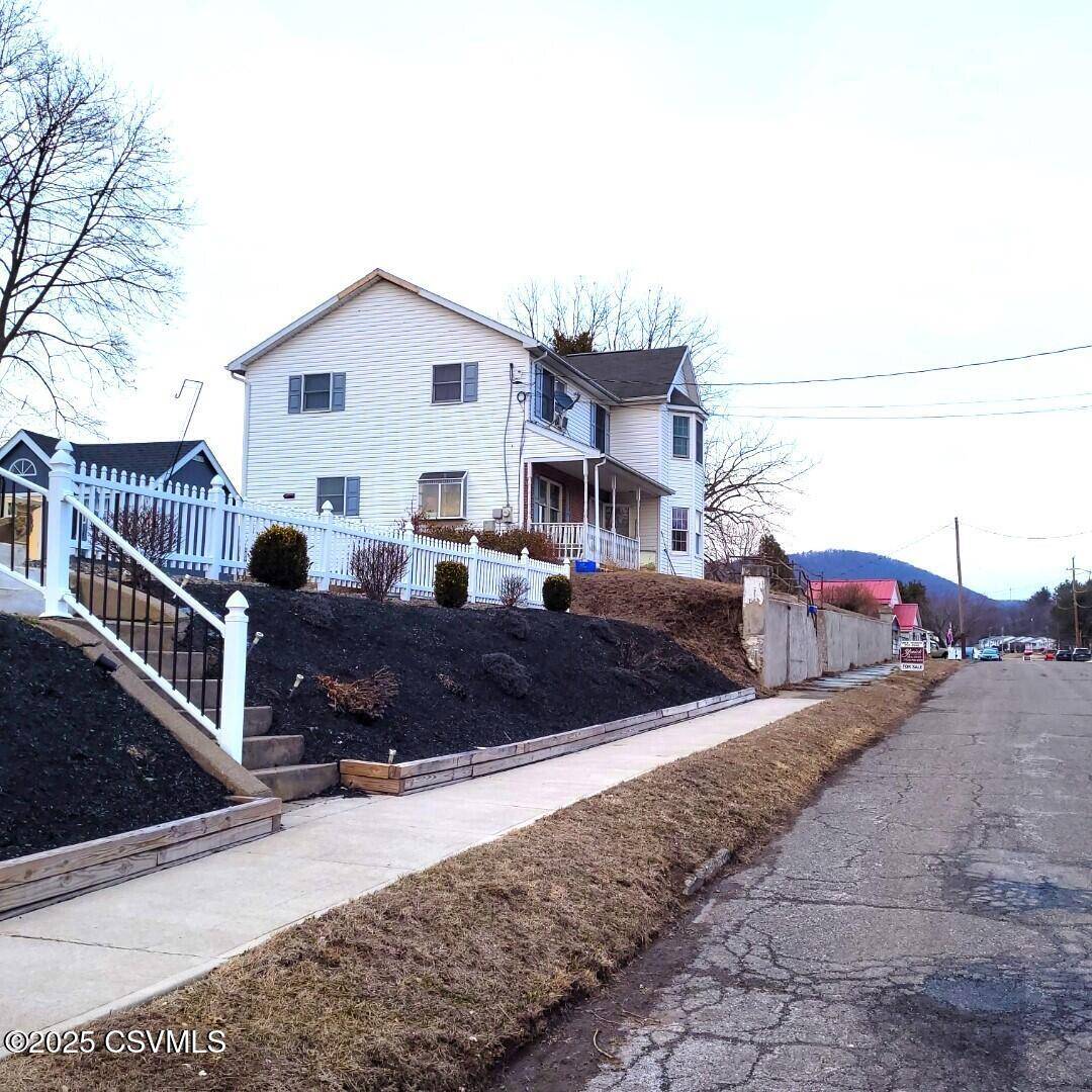 Berwick, PA 18603,311 MARY ST