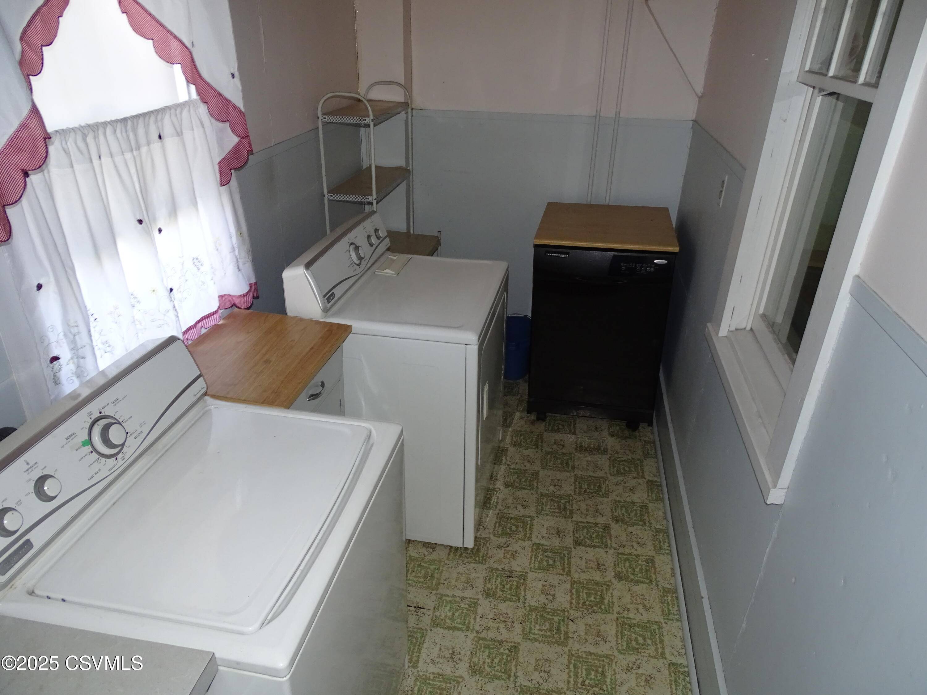Mt. Carmel, PA 17851,349 W 2ND ST