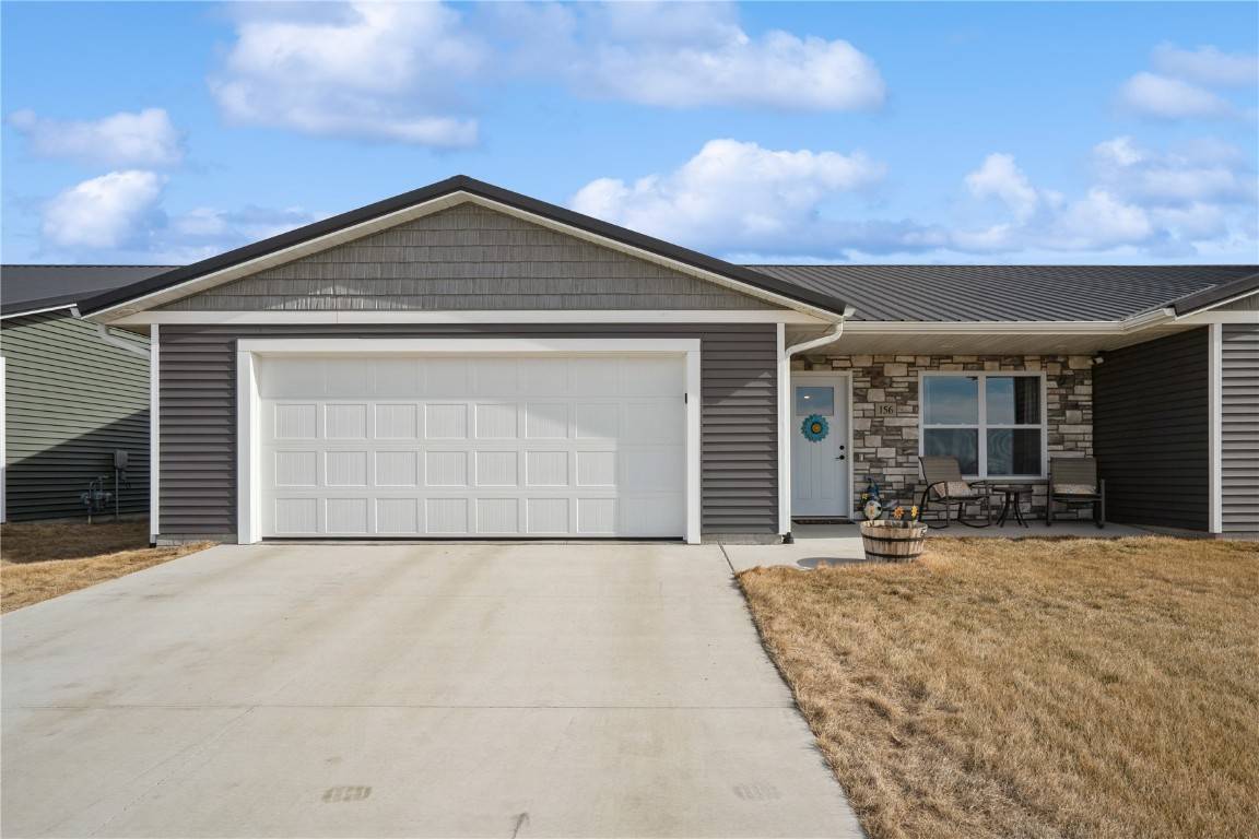 Urbana, IA 52345,156 Towne Centre Dr