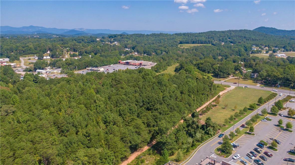 Pickens, SC 29671,106 Roberts RD