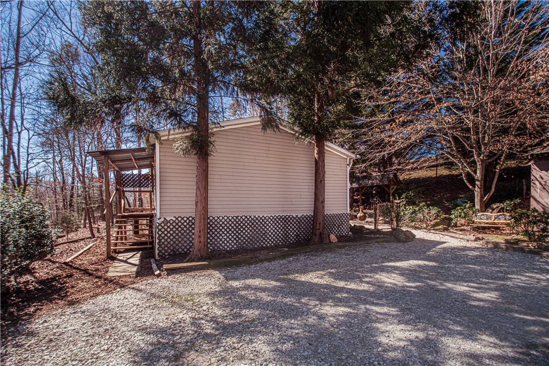Marietta, SC 29661,120 S Forest CIR