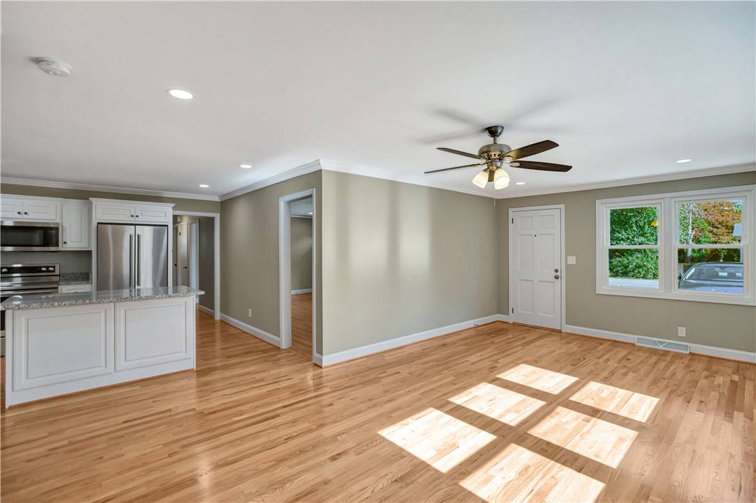 Easley, SC 29642,110 Oaklane DR