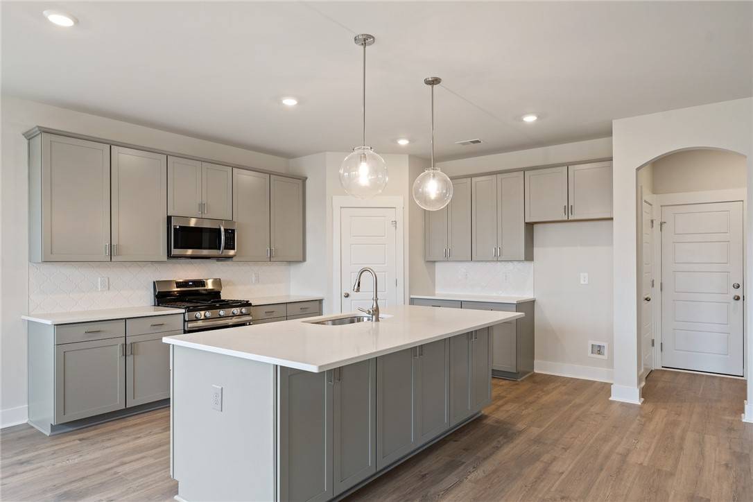 Anderson, SC 29621,202 White Oak CT