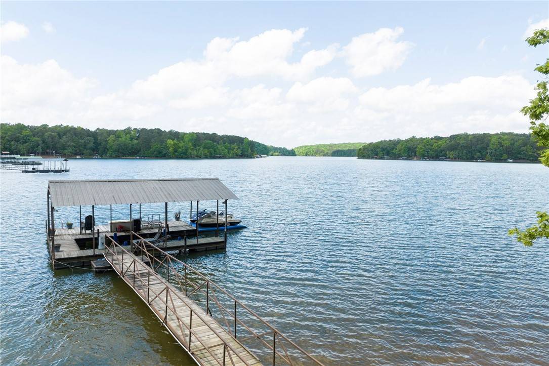 Lavonia, GA 30553,229 Lake View CT