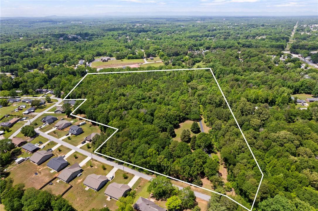 Greenville, SC 29611,104 Huff DR