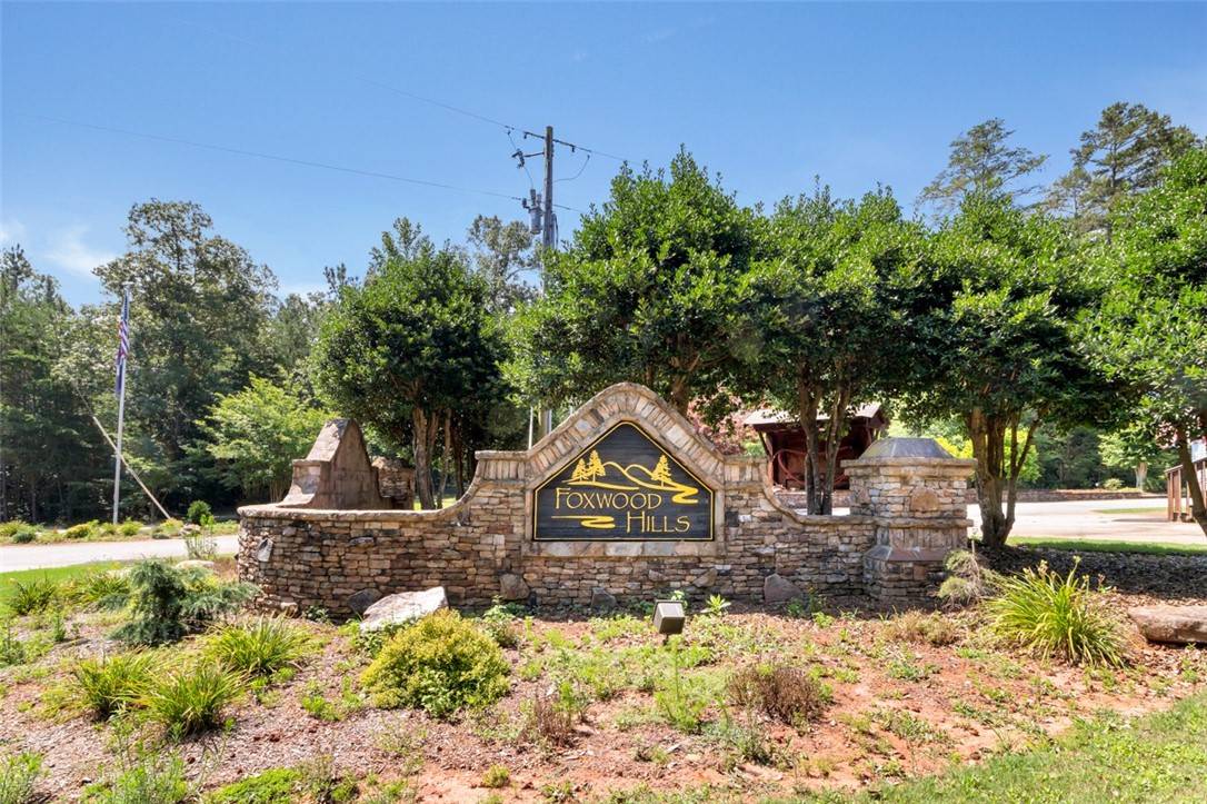 Westminster, SC 29693,108 Falcon DR