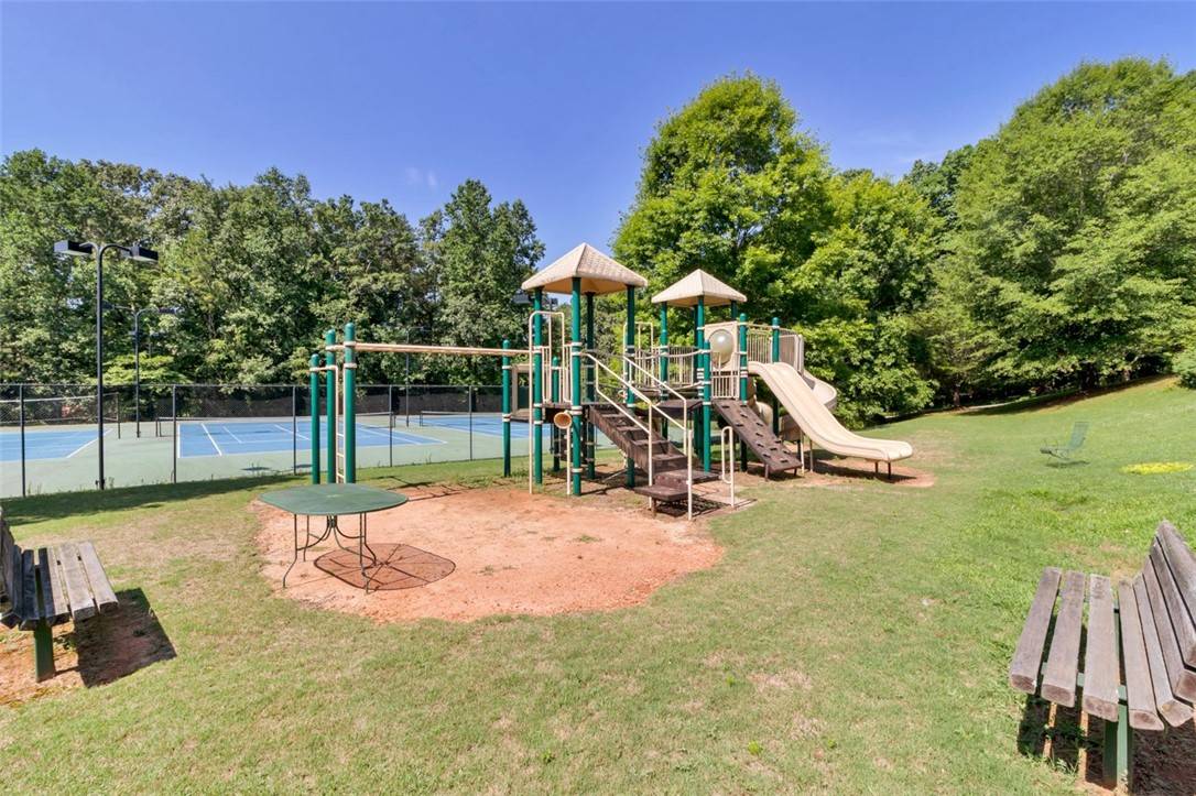 Westminster, SC 29693,108 Falcon DR