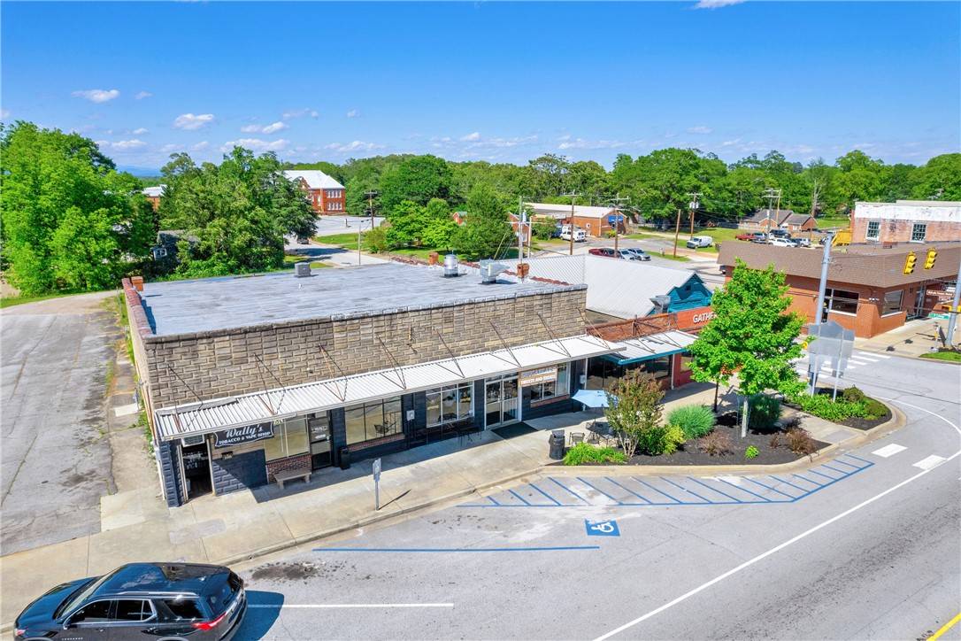 Walhalla, SC 29691,104 -106 W Main ST