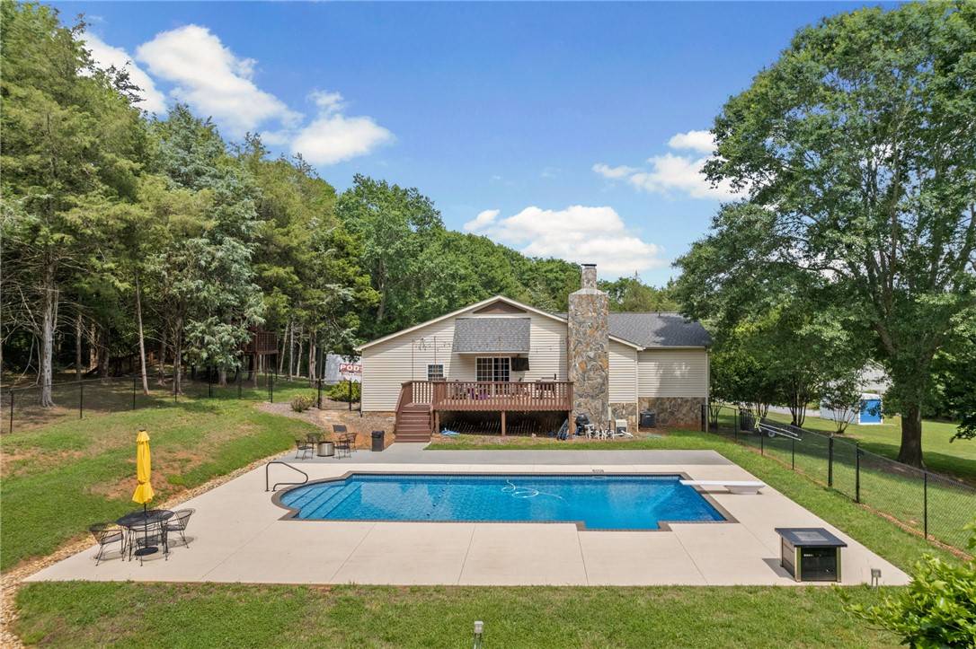 Easley, SC 29640,547 Crest DR