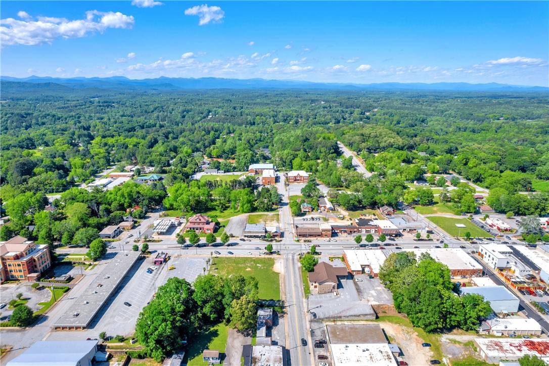 Walhalla, SC 29691,100 -102 W Main ST