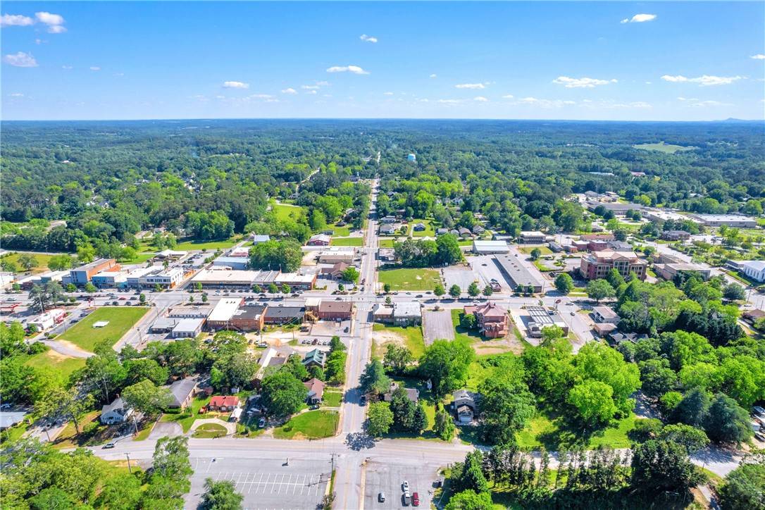 Walhalla, SC 29691,100 -102 W Main ST