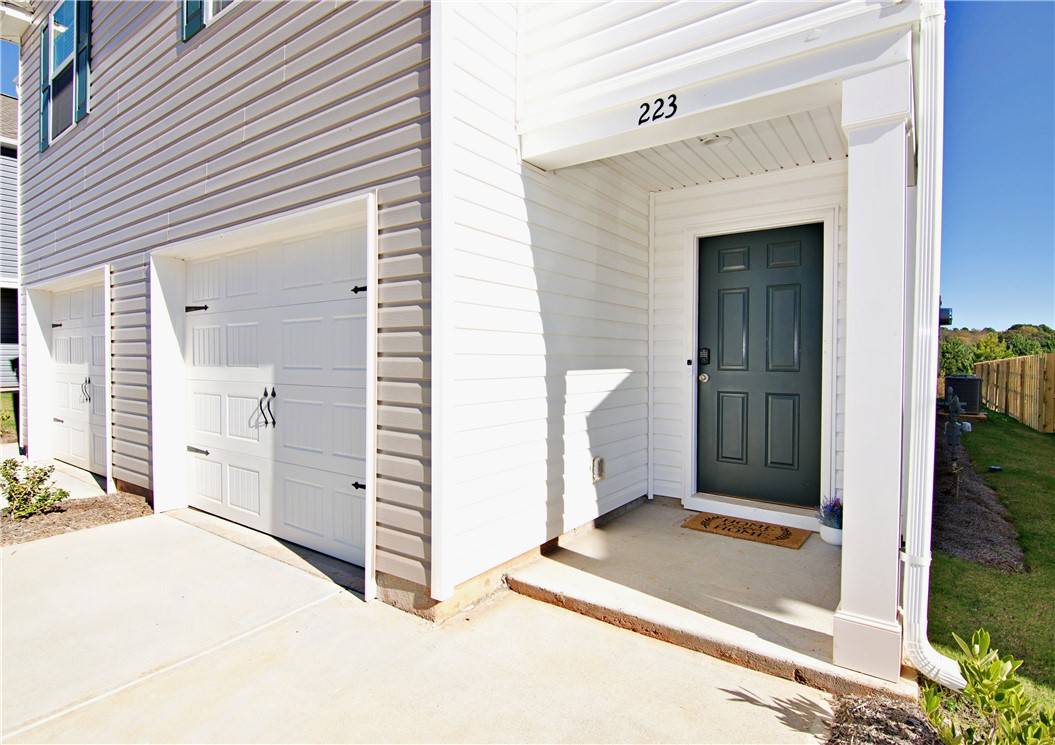 Pendleton, SC 29670,223 Samuel ST