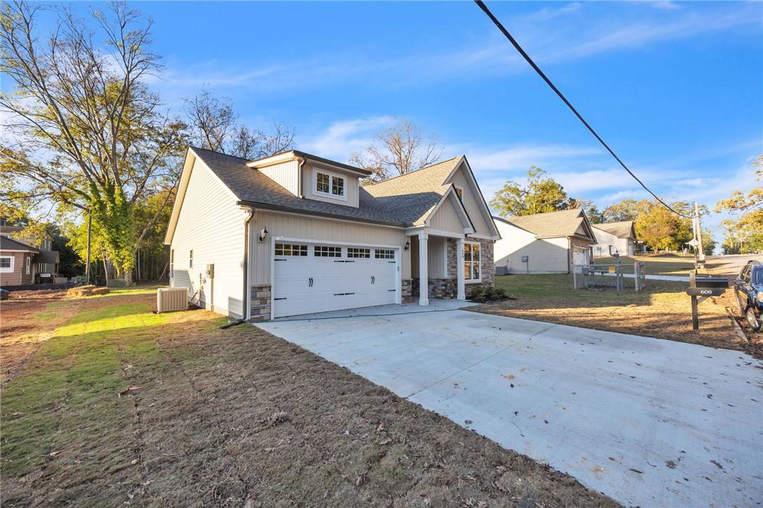 Anderson, SC 29624,608 Caughlin AVE