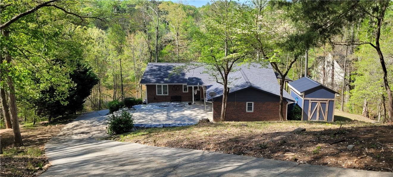 Seneca, SC 29672,505 Inlet DR