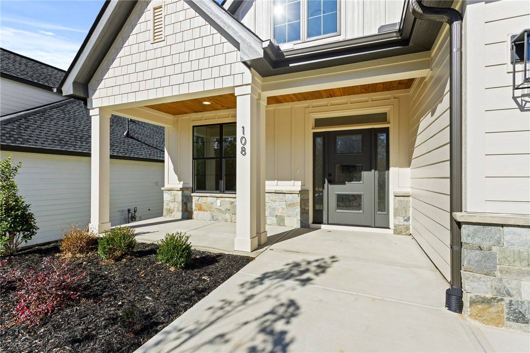 Clemson, SC 29631,108 Pine Hill WAY