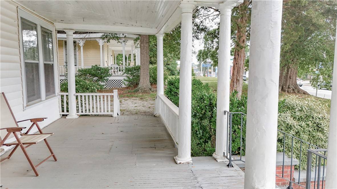 Seneca, SC 29678,206 W North 1st ST