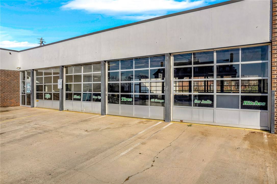 Anderson, SC 29621,904 N Main ST