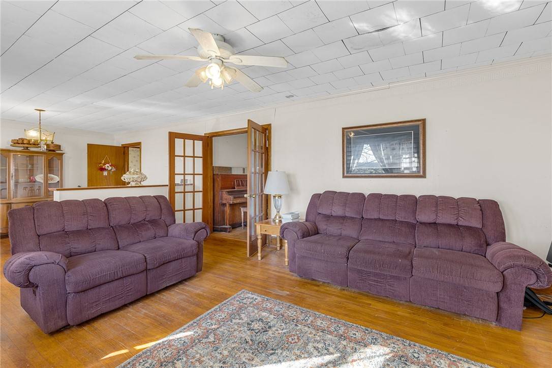 Clinton, SC 29325,308 White Feather CIR